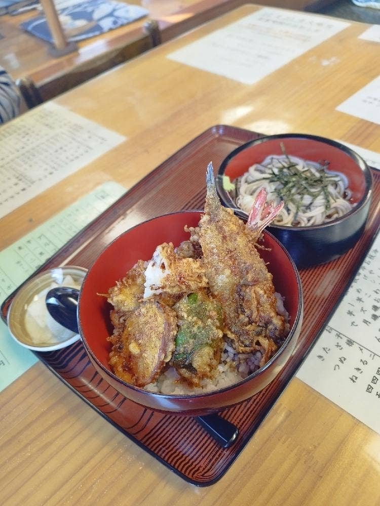 志まむら三笠山店