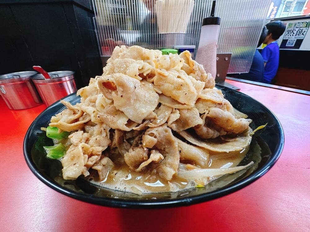 とんこつラーメン 松平 六浦店