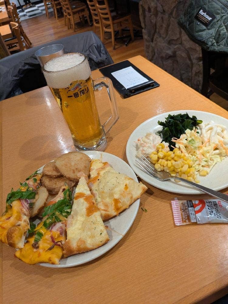 シェーキーズ 横浜西口店