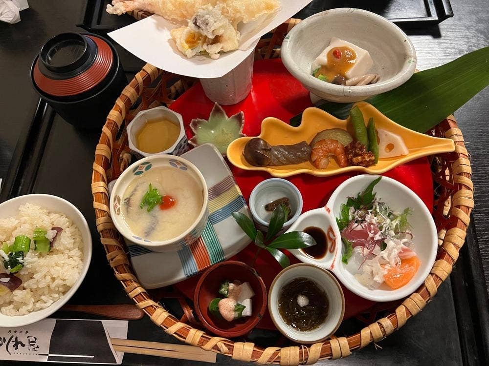 かくれ屋