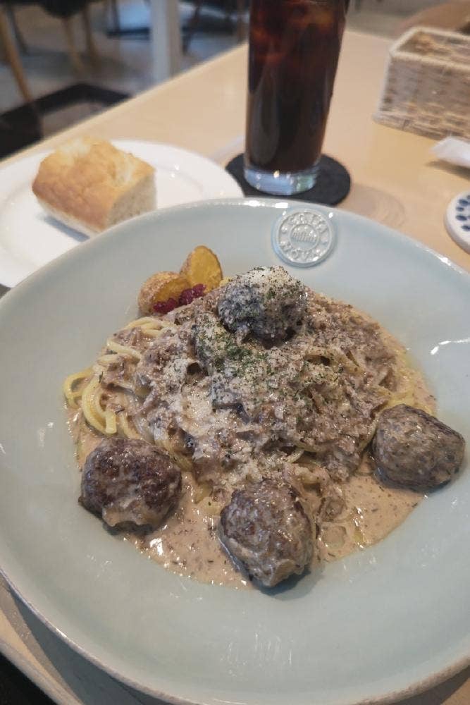 cafe restaurant hygge