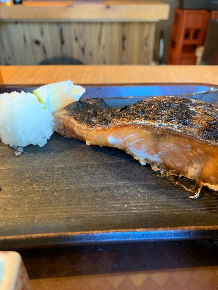座魚場まるこ