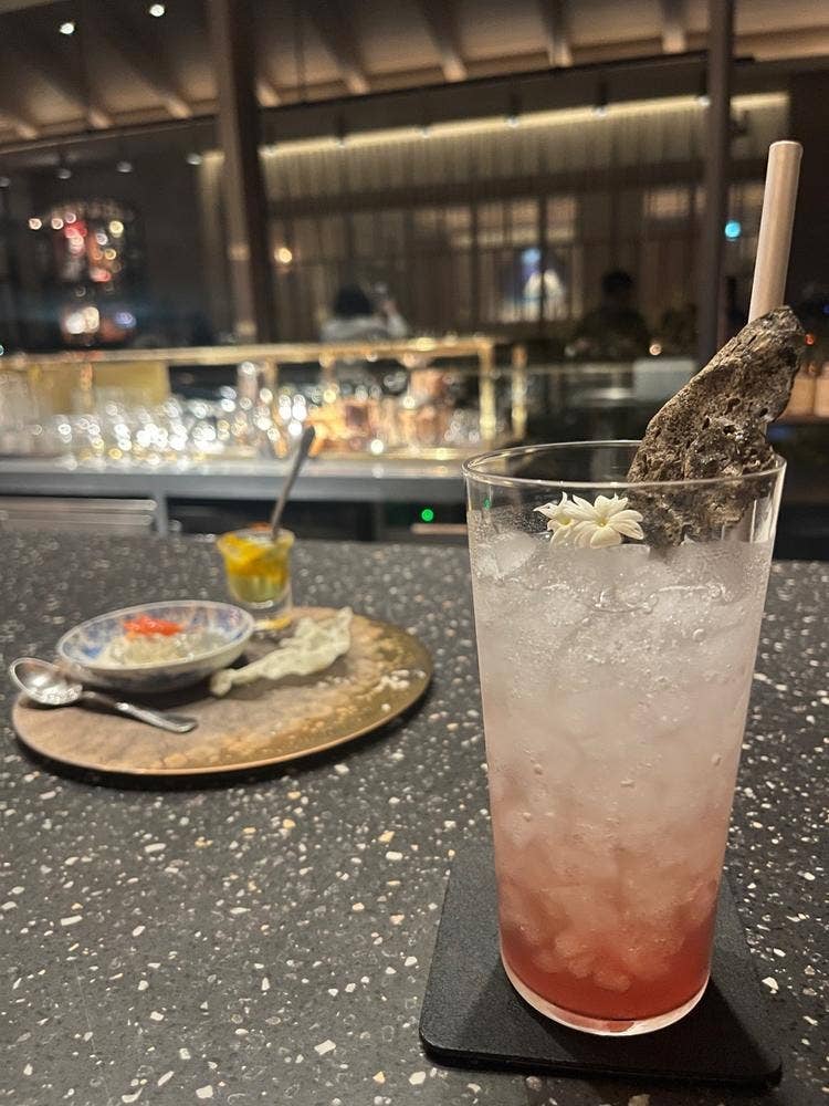 バー スペクトラ ハレクラニ沖縄