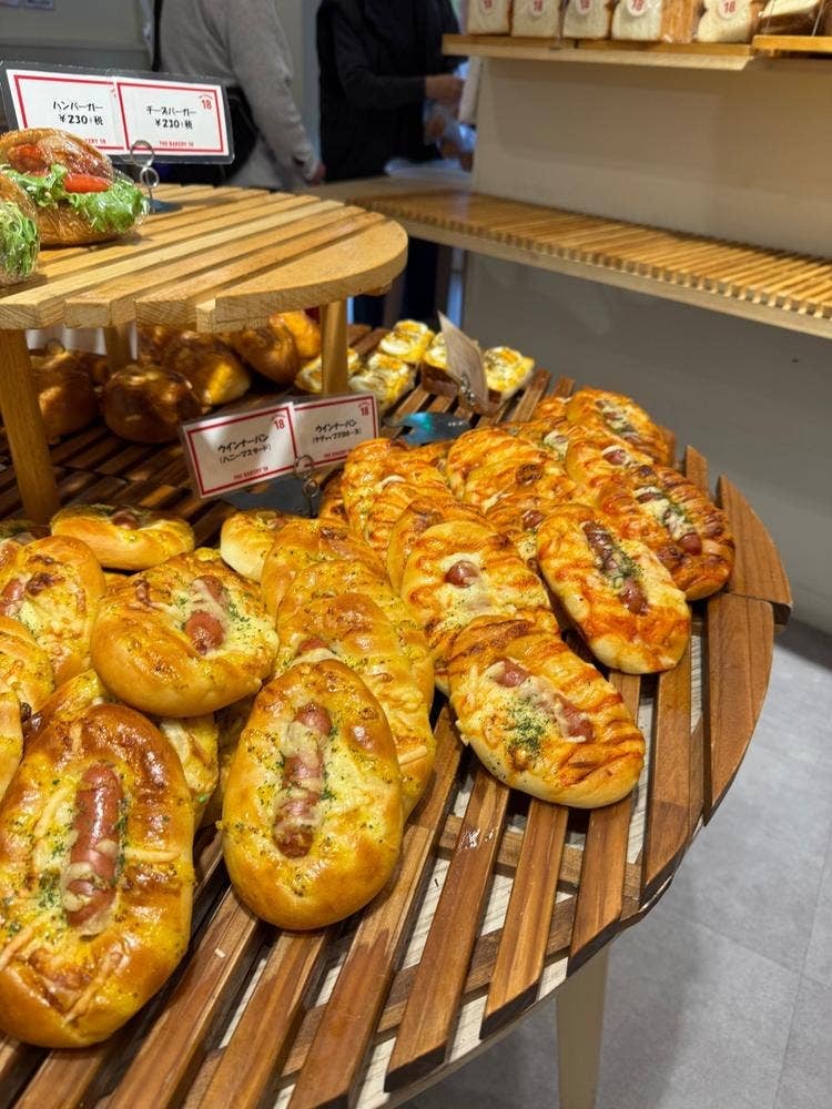 THE BAKERY 18 宮崎駅店