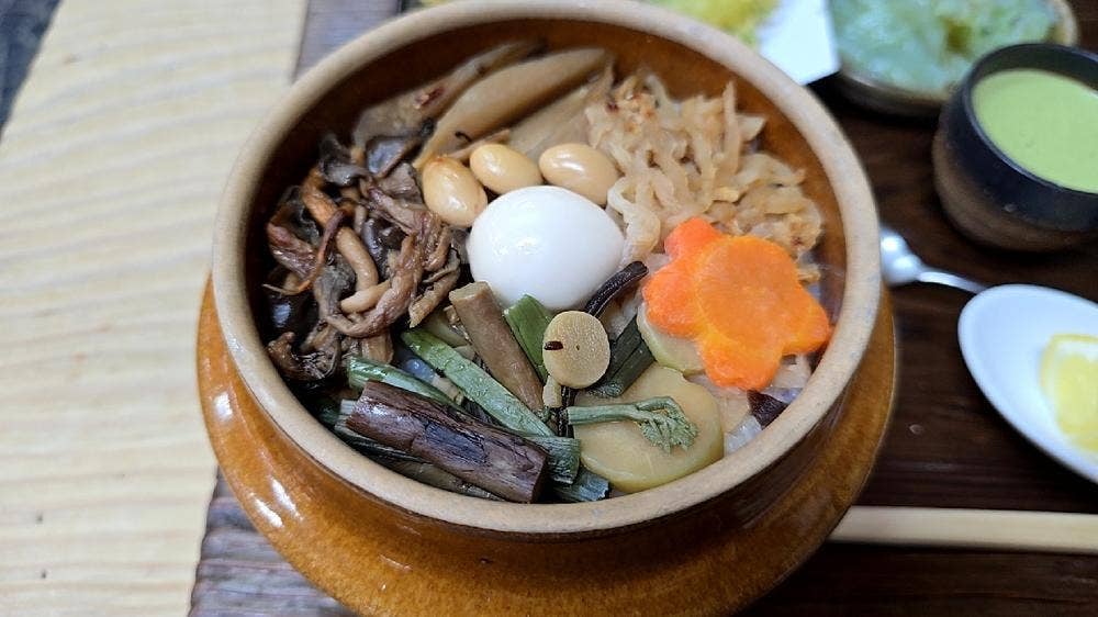 鳩の巣釜めし