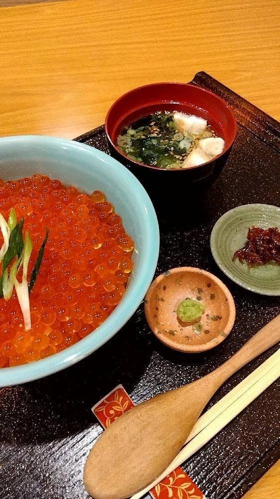 いくら家丼 頂