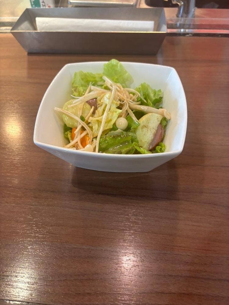 野菜を食べるハンバーグ屋さん