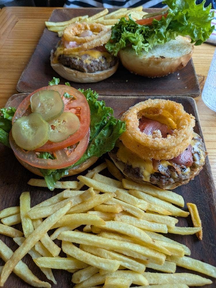 Burger Bear Diner Mihama