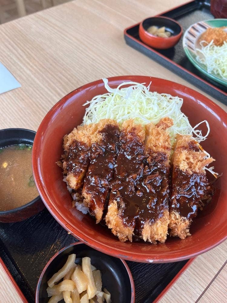 かつさと みよしインター店