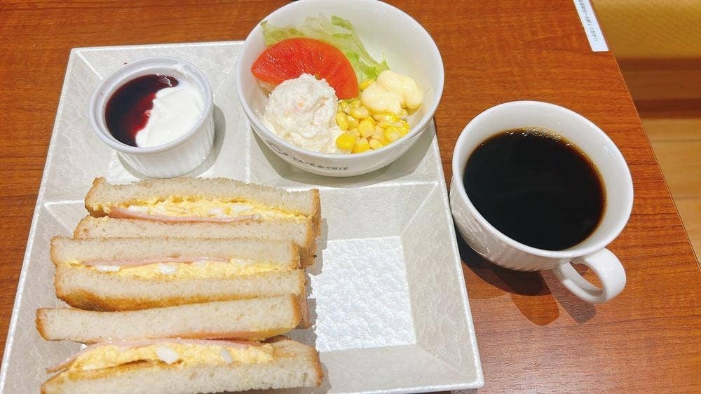 カフェ・ド・クリエ ホピタル 慶應義塾大学病院店