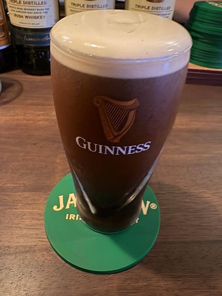 IRISH PUB The Red Deer Kobe