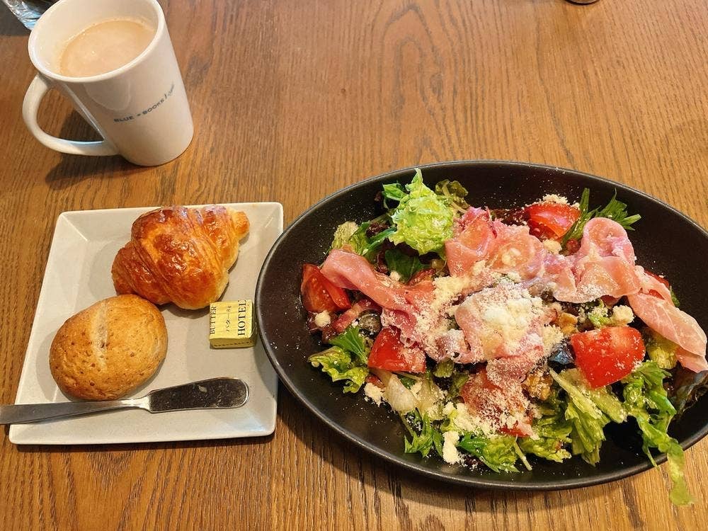 BLUE BOOKS cafe KYOTO