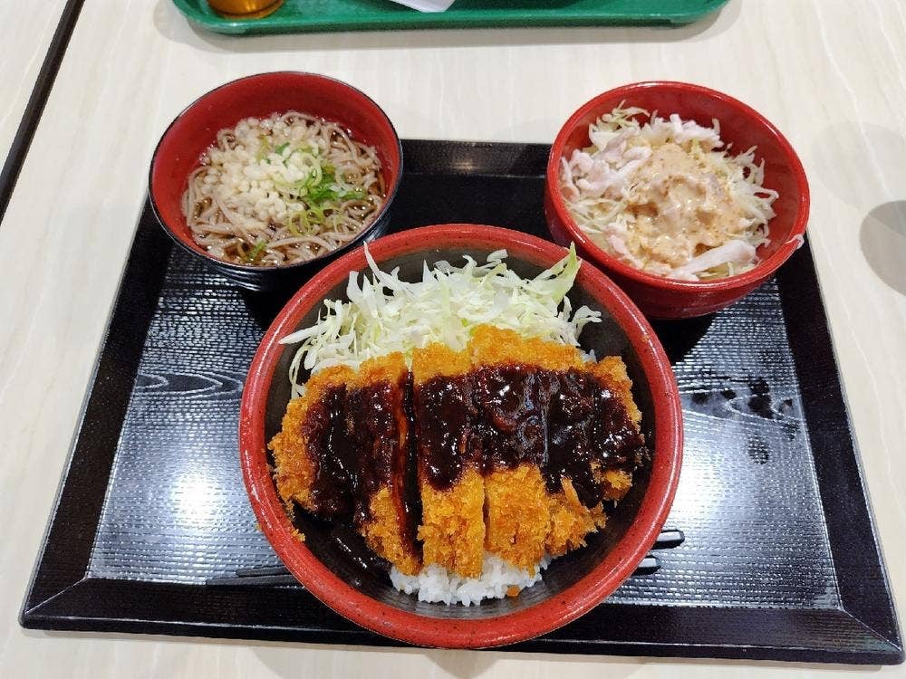 とんかつ 栄屋