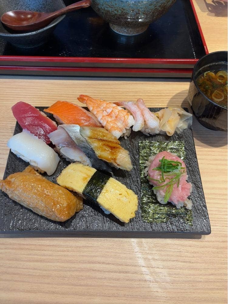 鮨 酒 肴 杉玉 麻布十番
