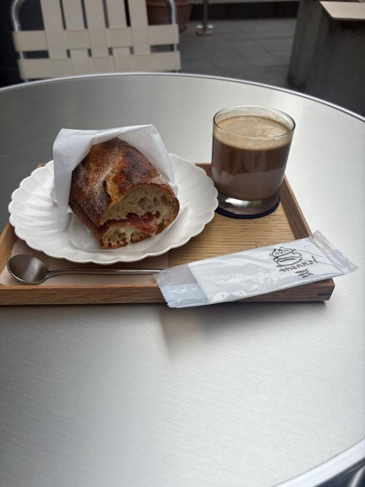 B Cafe & Lab