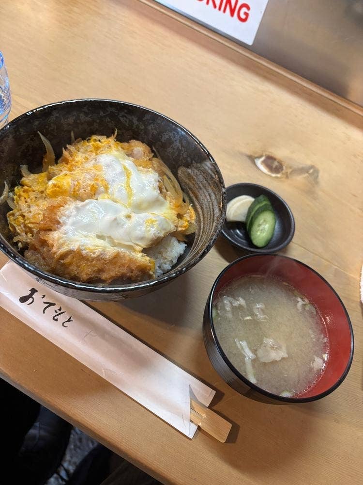 とん次