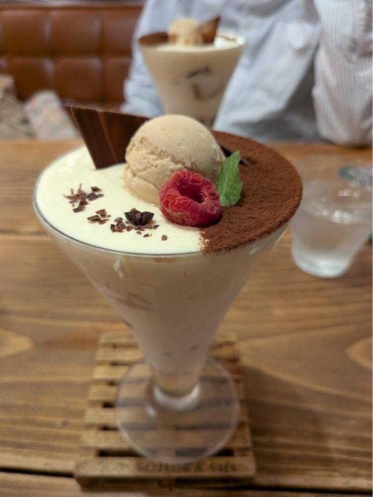 SWEETS CAFE and BAR ROJIURA CAFÉ