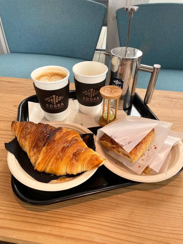 ZEBRA Coffee & Croissant 横浜店