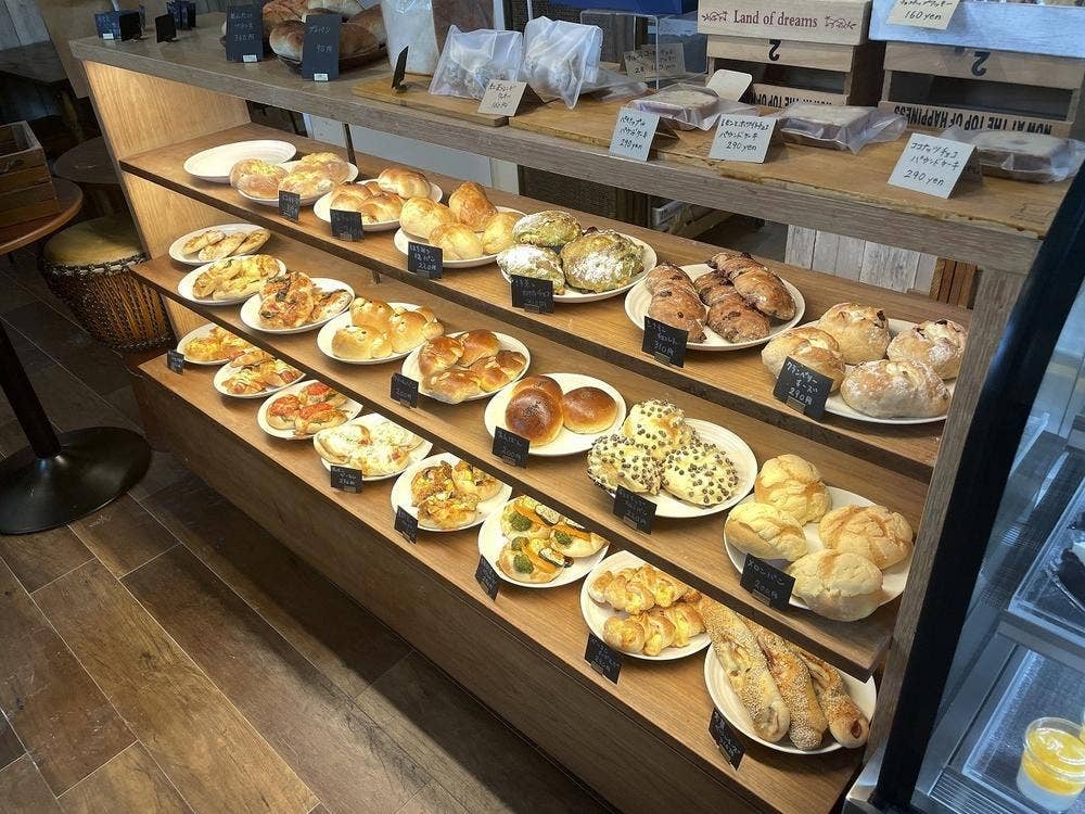 Bakery and cafe tubasa