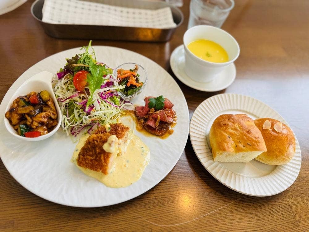 Sugos Cafe