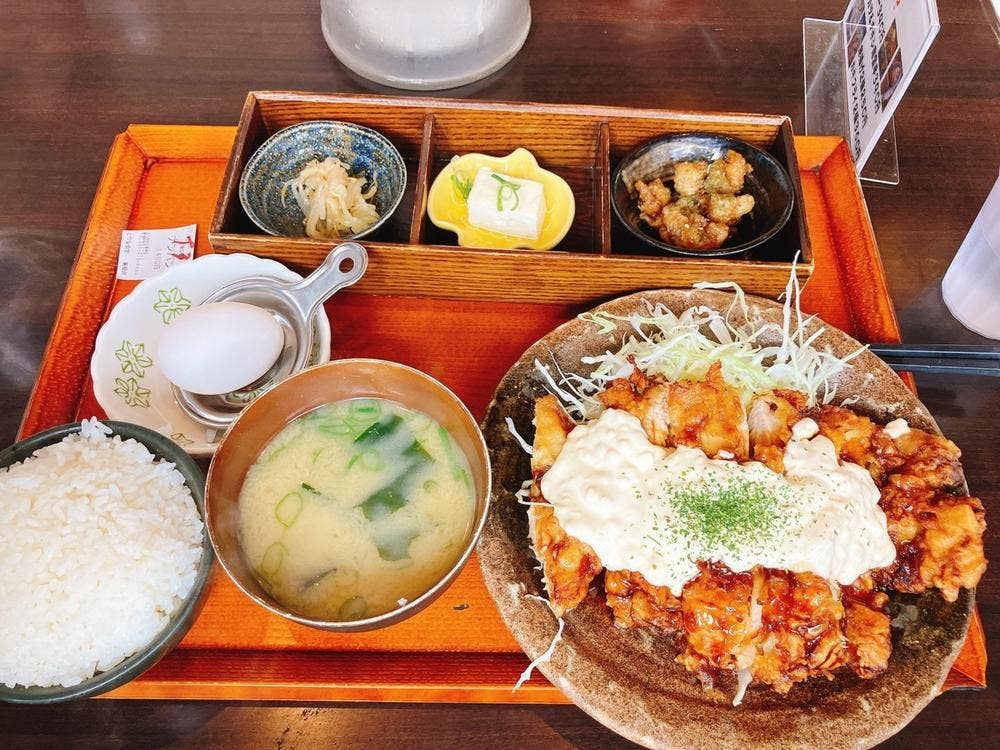 とり安食堂