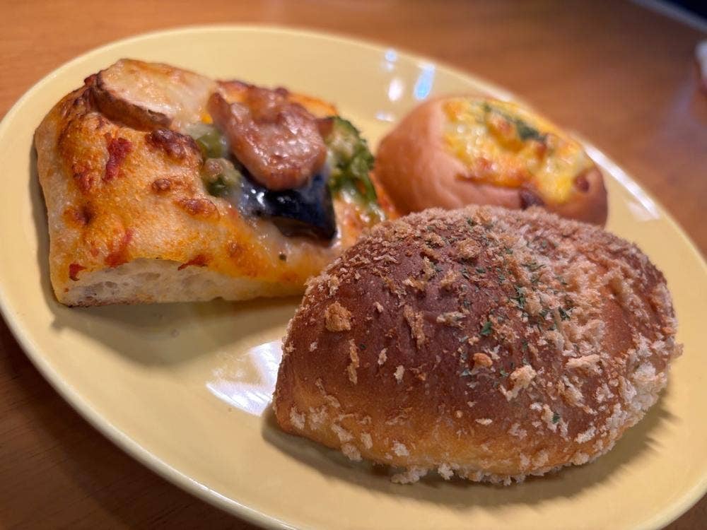 ぶんぶんベーカリー