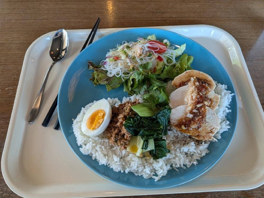 カフェガパオ