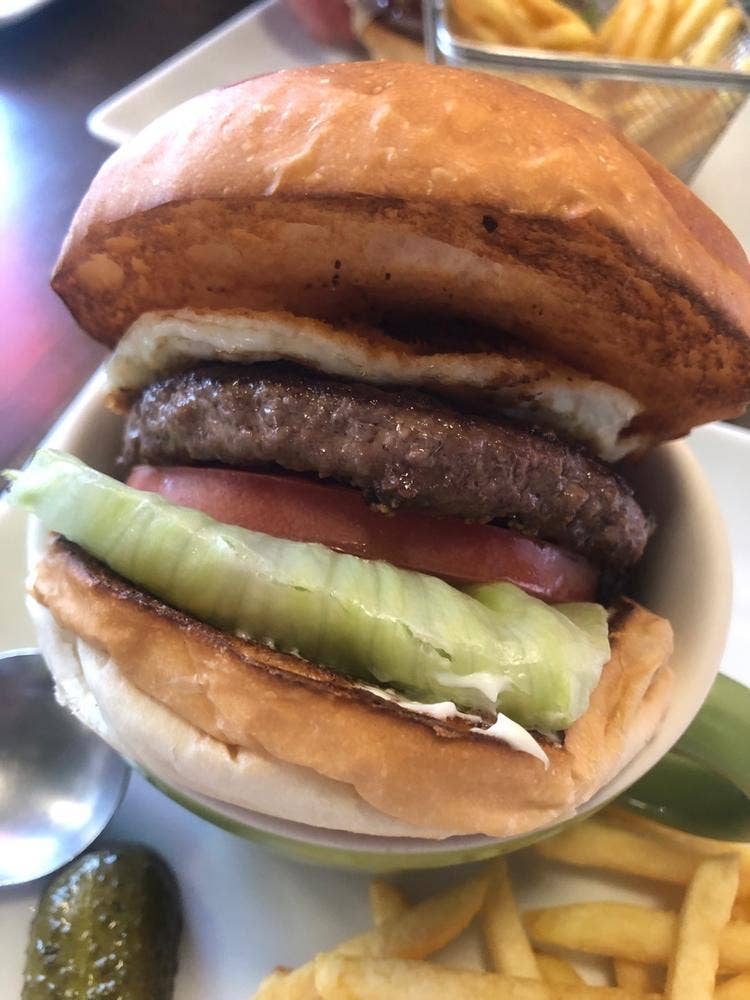 Shake Tree Burger & Bar