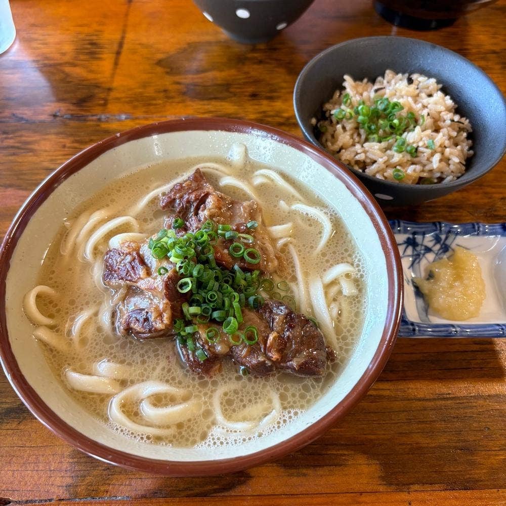 沖縄そば専門店 まるち 北谷店
