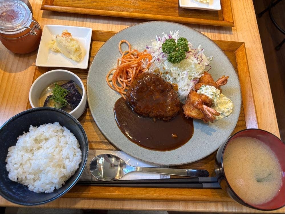 三輪舎