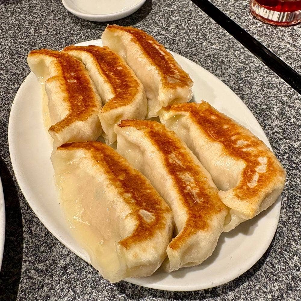 天鴻餃子房 大手町店