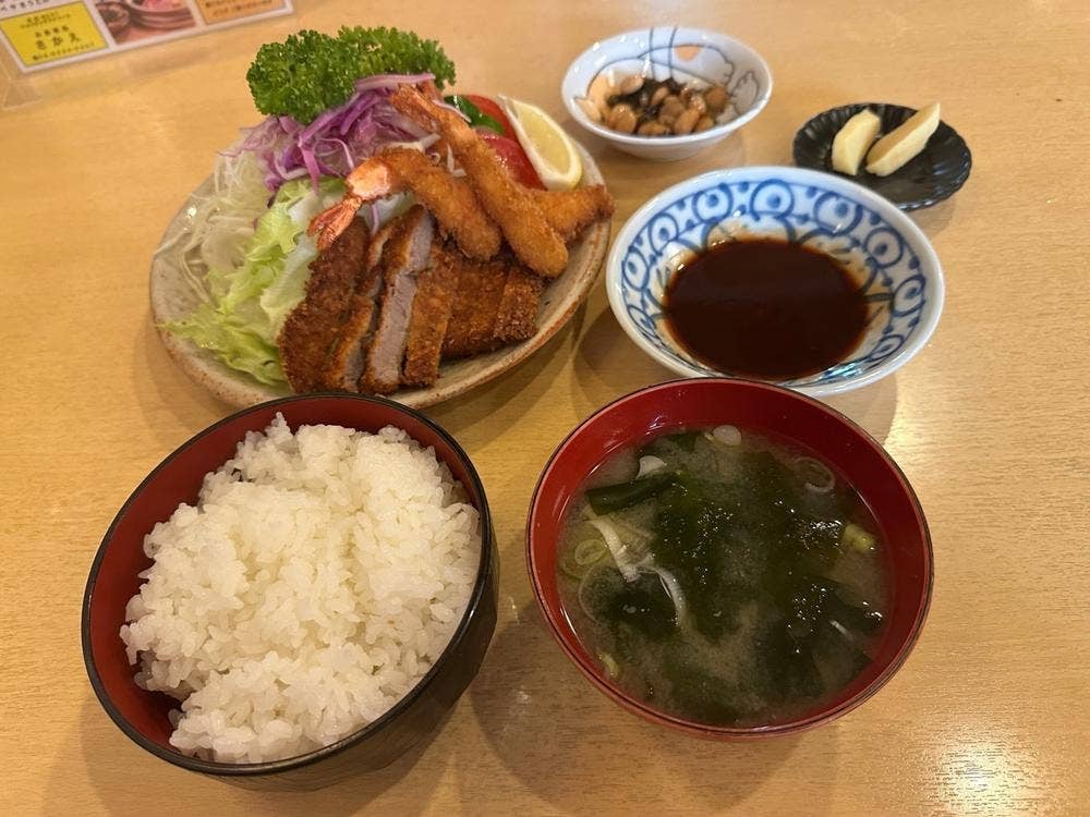 お食事処 さかえ