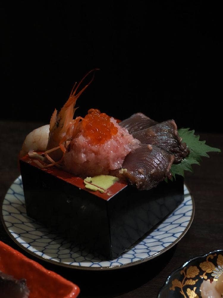 海鮮と豚骨おでん 食べ飲み放題 おすすめ屋PREMIUM 神田店