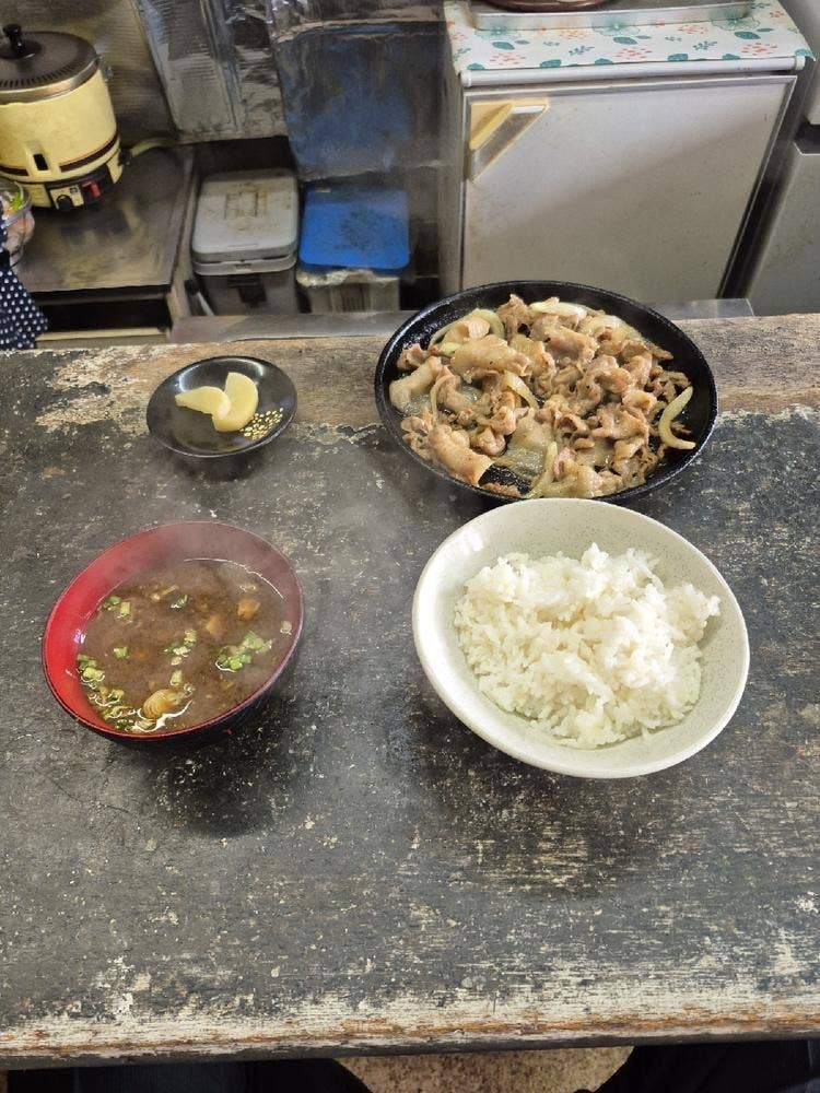 丸美食堂