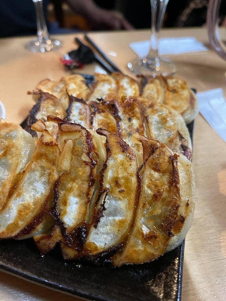 餃子の勝 豊中本店