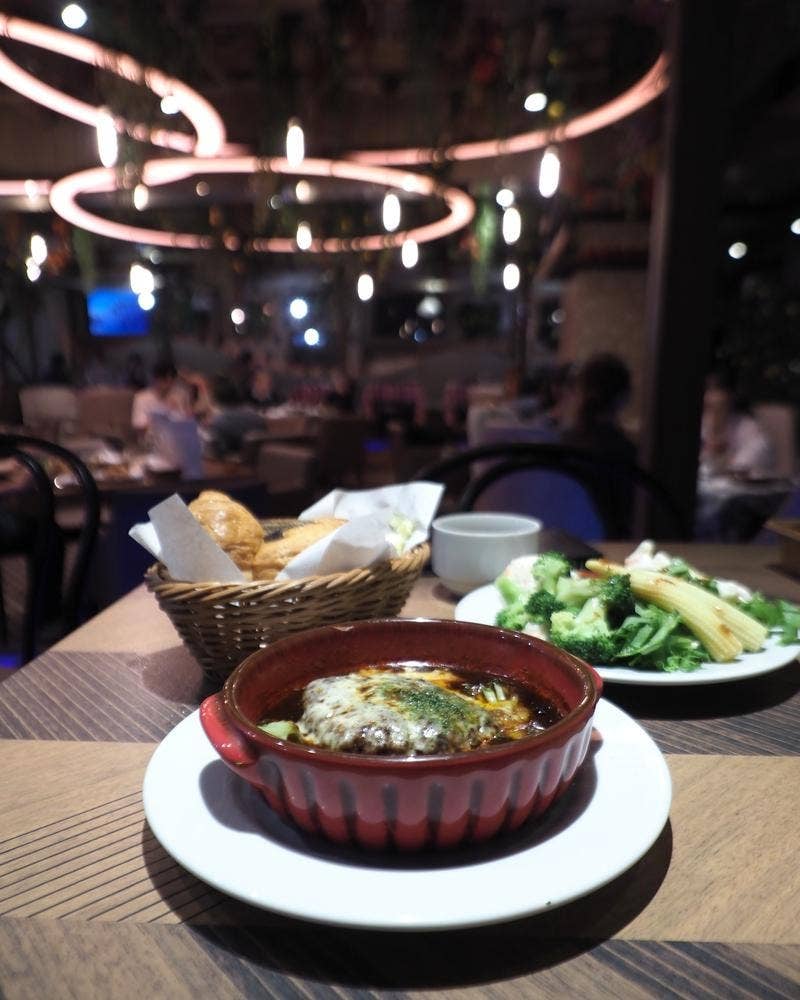 Orca Dining&Bar