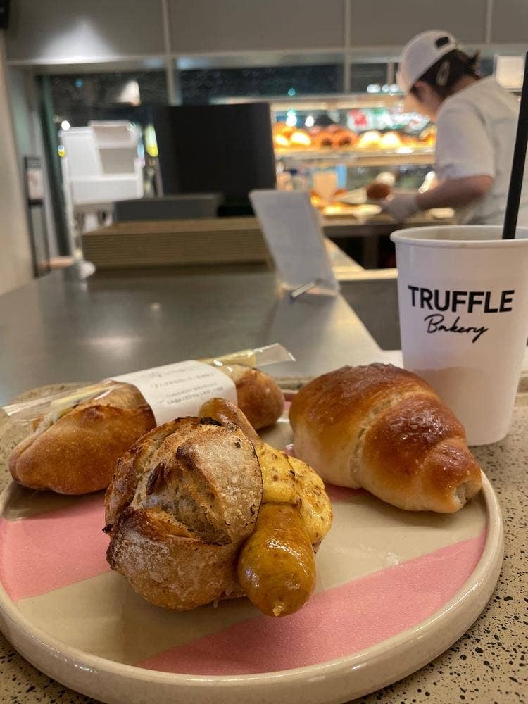 Truffle BAKERY 天神地下街店