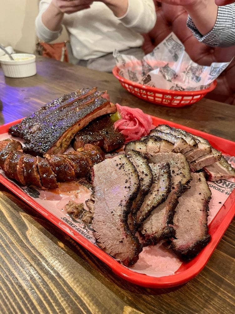 LONESTAR SMOKE HOUSE
