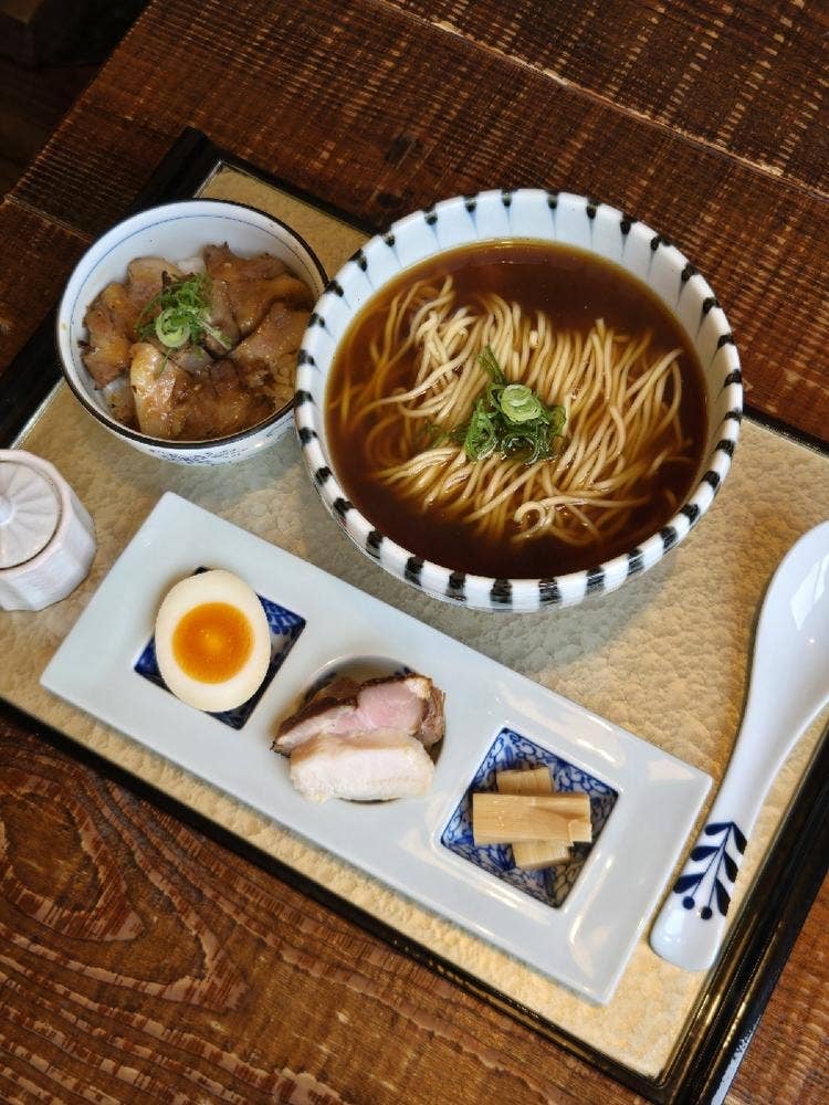 麺屋 八っすんば