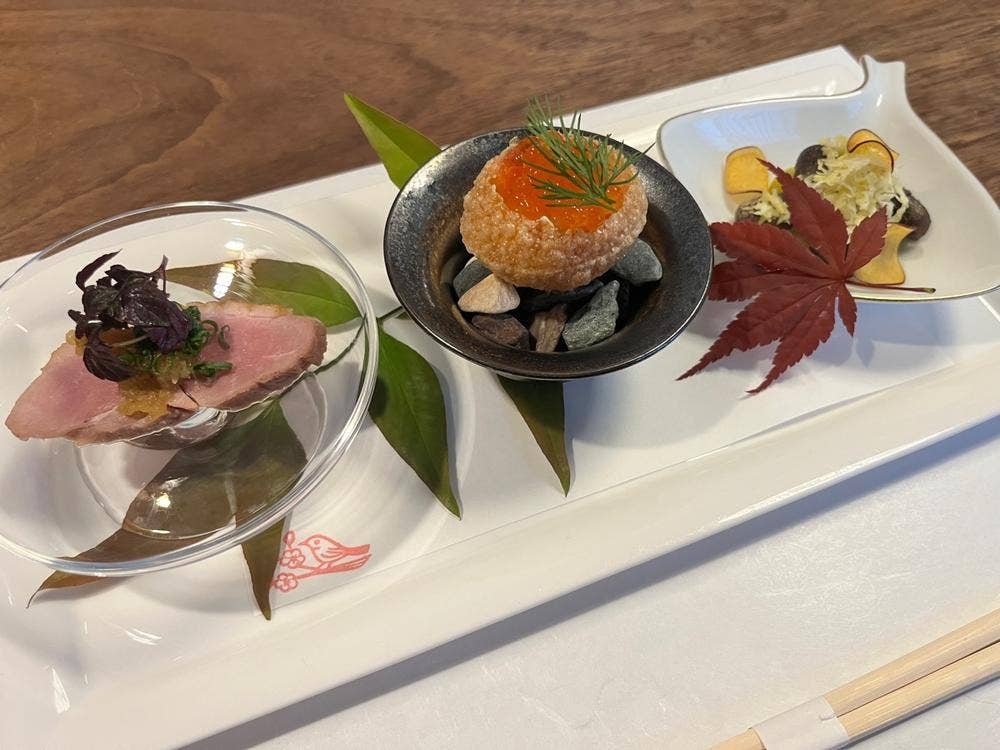 春鶯亭ひら