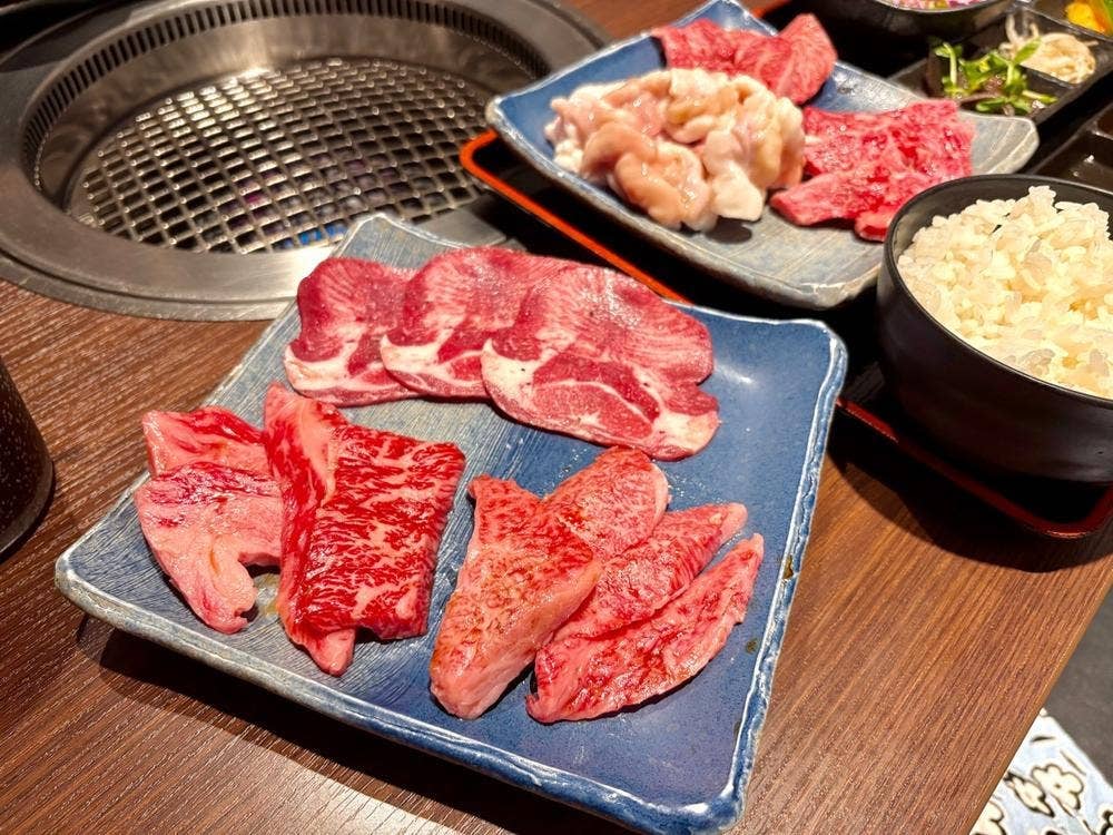 精肉卸直営店 宮崎牛焼肉 黒牛