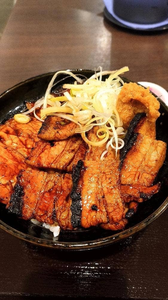 豚丼 小豚家