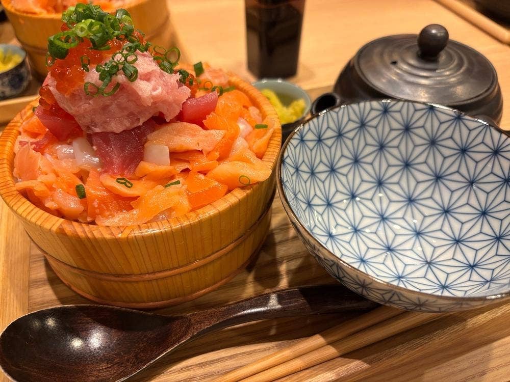 スシモン 新宿店