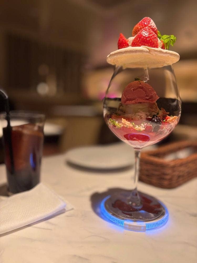 パフェと酒と、、、金魚