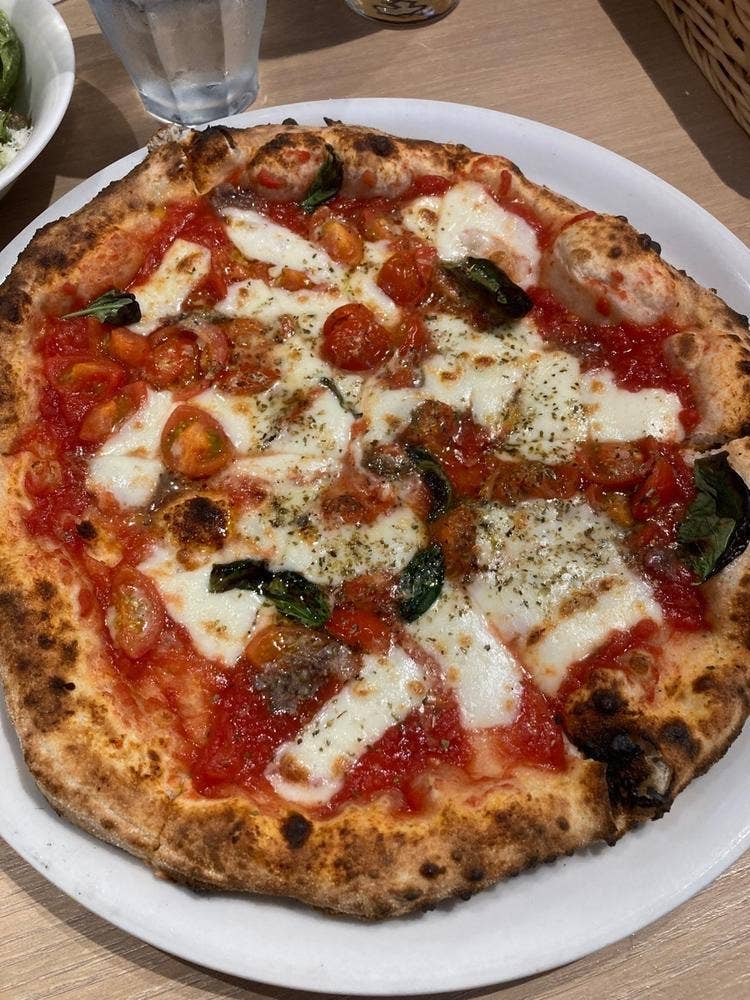 Restaurant Pizza DADA 草薙店