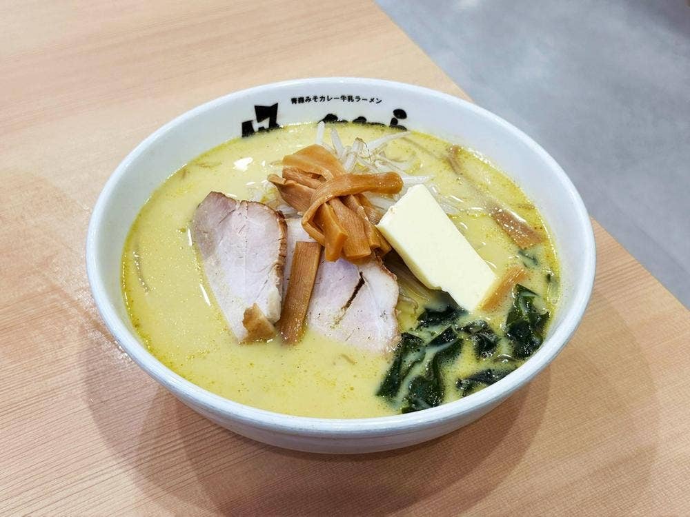 青森みそカレー牛乳ラーメン かわら 青森空港