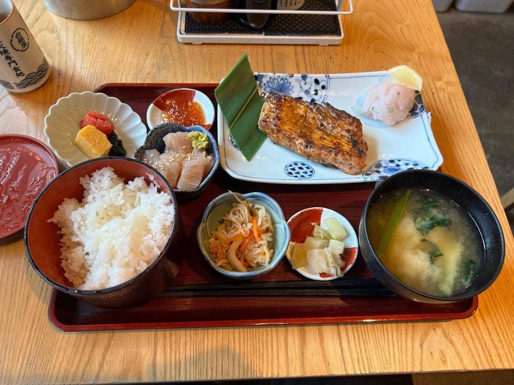 炭火焼専門食処 白銀屋 築地の拠点