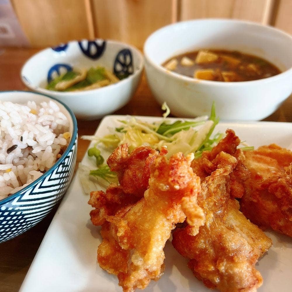 シャイン食堂