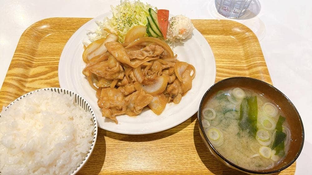 はっぴぃ食堂 駅前店