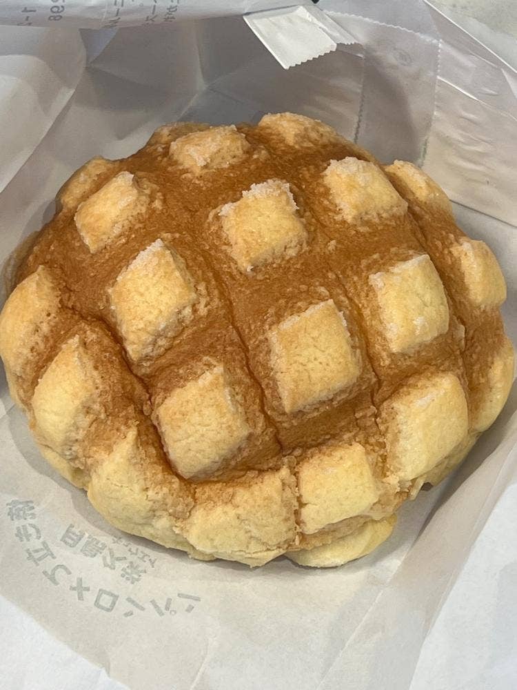 焼きたてメロンパン 久栄